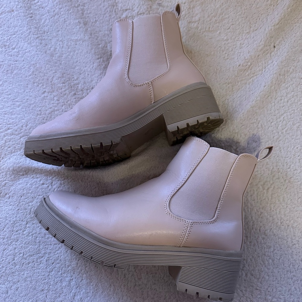 Tan Chelsea boot - Picture 2 of 2